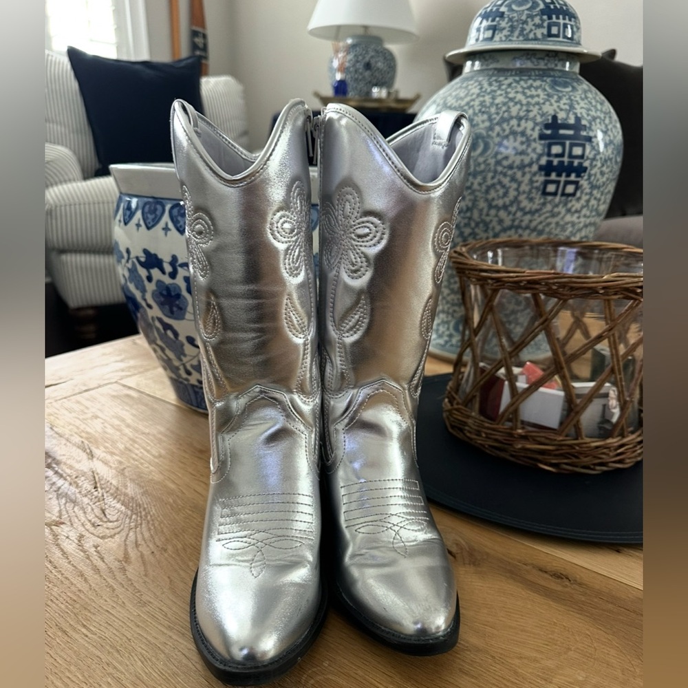 Steve Madden Girls Silver Western Cowboy Boots Size 3